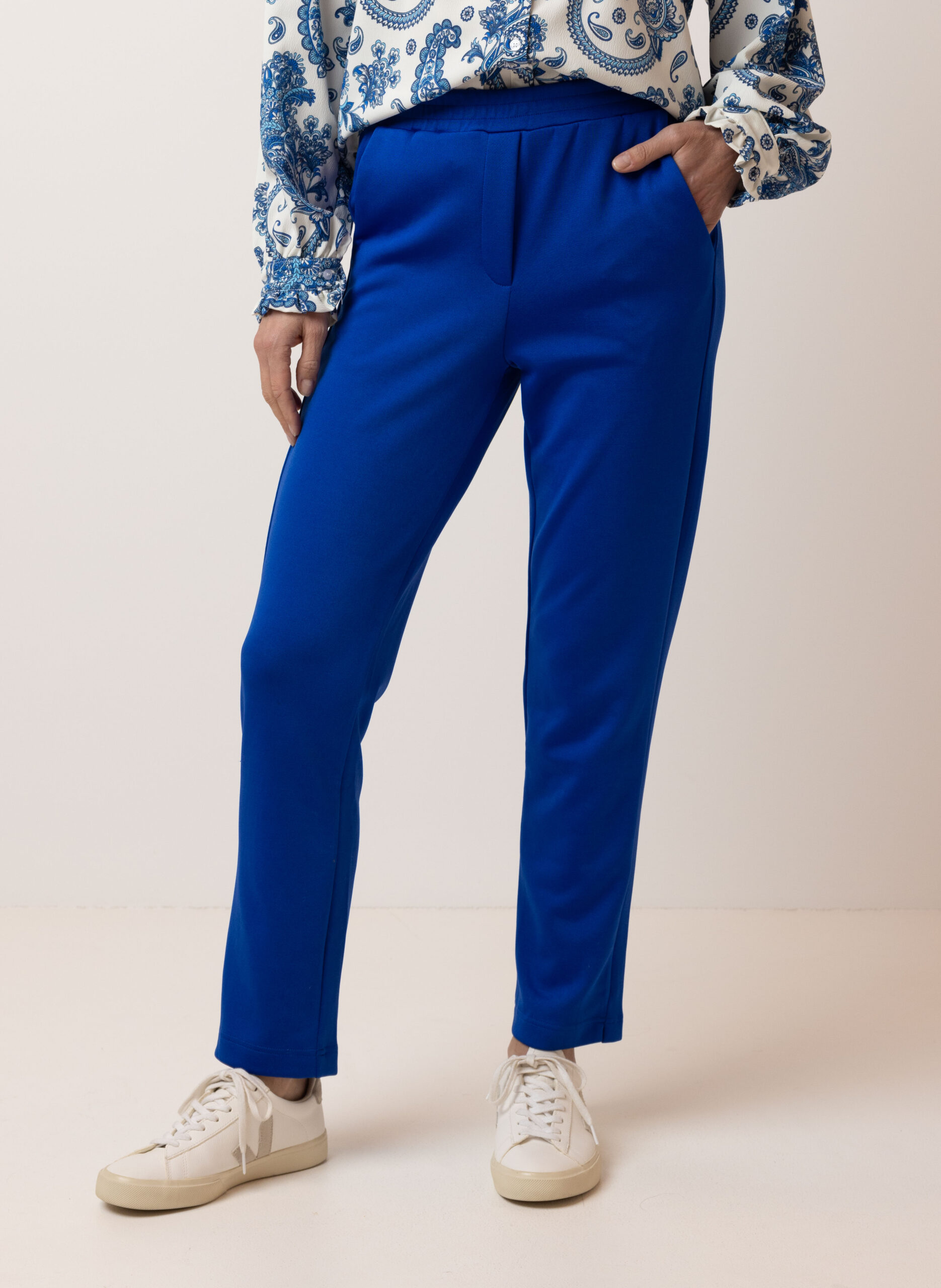 broek-blauw-674xab-1.jpg